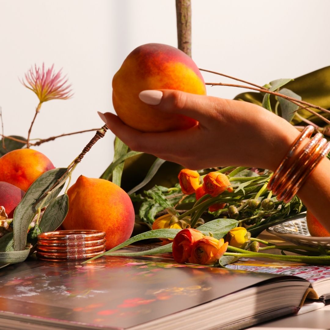 12.01.101.242.SM4,12.01.101.242.MD4,12.01.101.242.LG4,12.01.101.242.XL4, KOI Peche Bangles: Peach & Silver All Weather Bangle Bracelet Jewelry